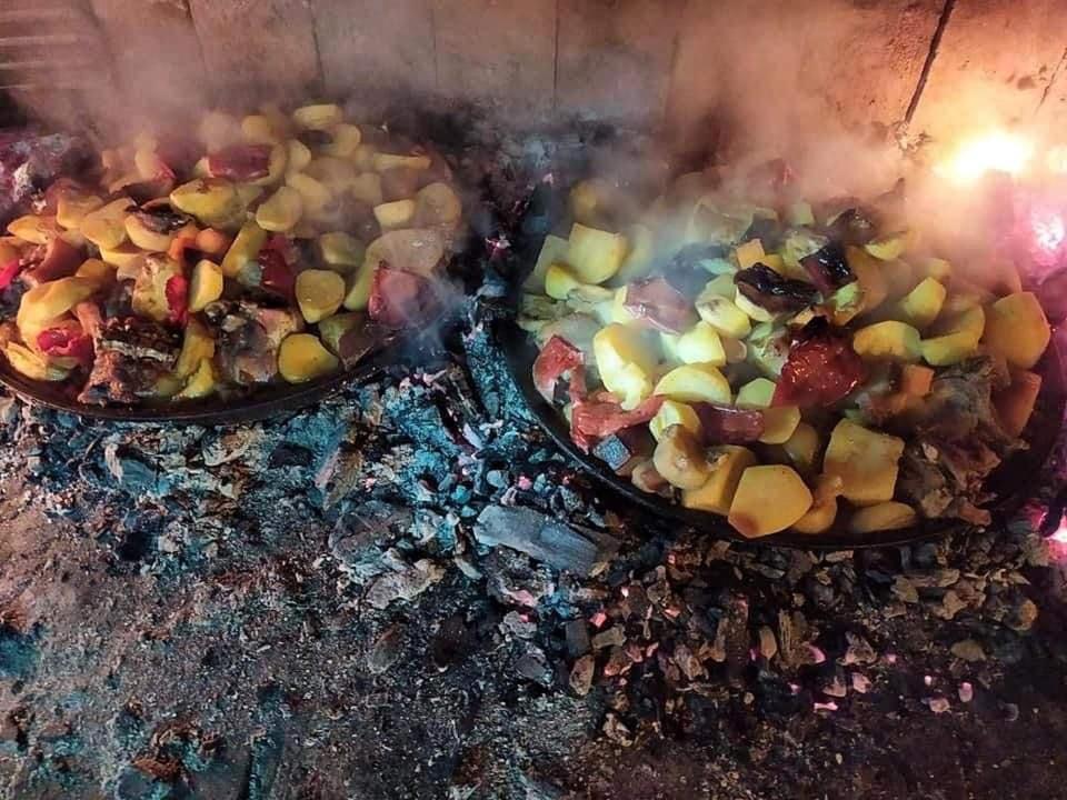 Zmaj Ognjeni Etno Concept Apartman Kupinovo Kültér fotó