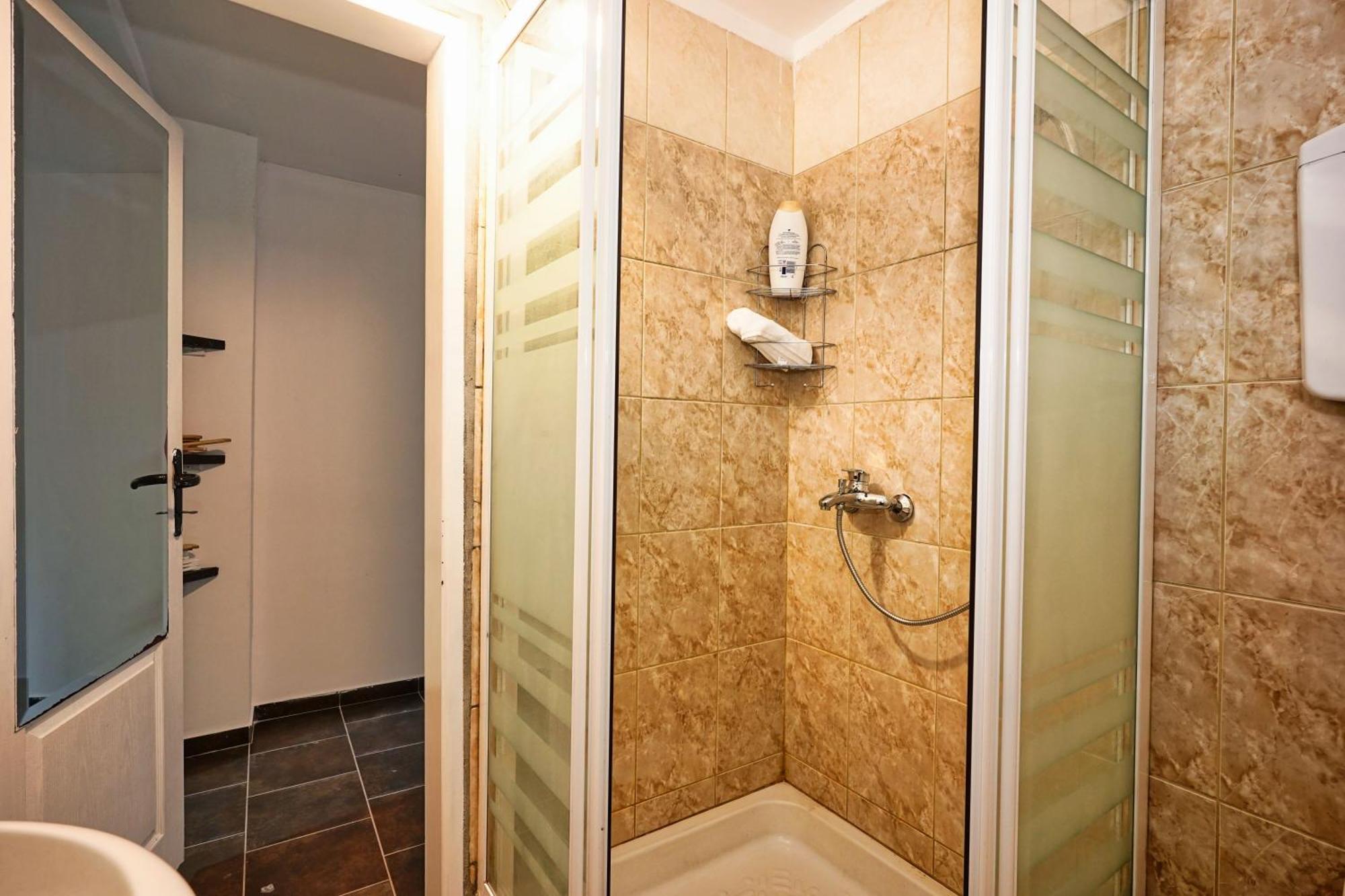 Zmaj Ognjeni Etno Concept Apartman Kupinovo Kültér fotó